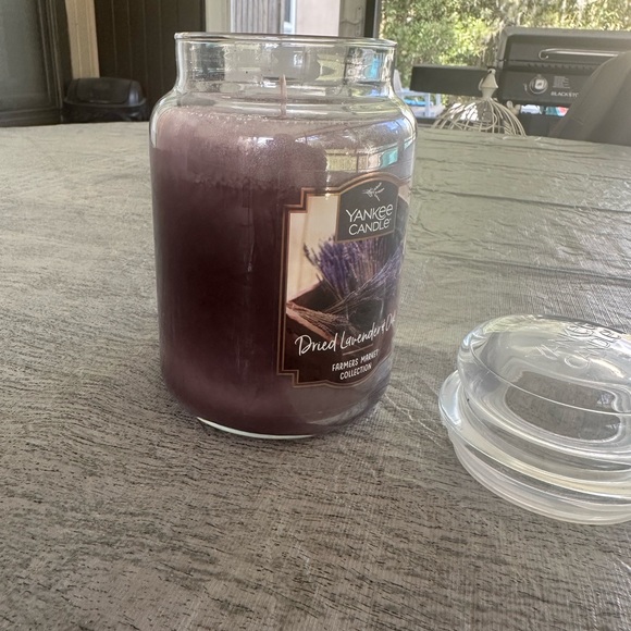 Yankee Candle Dried Lavender & Oak Large 22 Oz. Jar, New - Picture 8 of 10